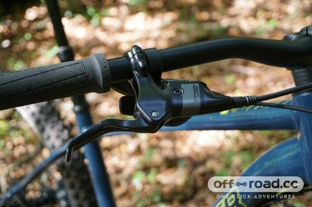 Vtt am 100 online hardtail rockrider